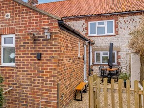 Outdoor dining - 2 Bed in Titchwell (oc-kt176) (Titchwell)