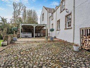 Terrace/patio - 4 Bed in Hawick (oc-95765) (Teviotdale)