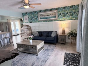 Living area - Azure Tides gorgeous 3 bedroom house in Panama City beach ,
Walk to Beach . (Panama City Beach)