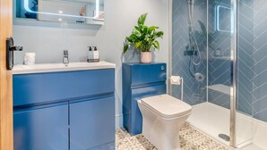 Bathroom - 1 Bed in Gloucester (oc-95793) (Tirley)