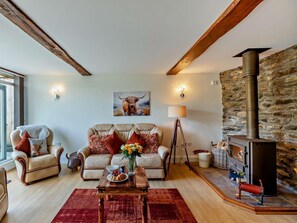 TV, fireplace - 2 Bed in Llanidloes (oc-95815) (Llanidloes Without)