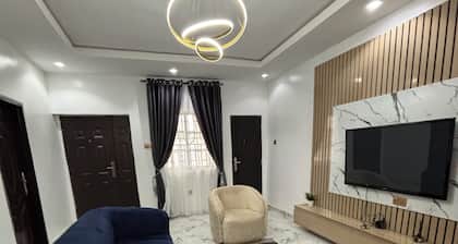 Cozy 2-bedroom building in serene Ibadan with AC and fitness room