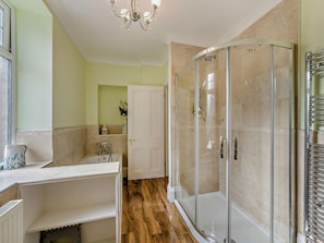 Bathroom - 2 Bed in Bexhill-on-sea (oc-95831) (Bexhill-on-Sea)