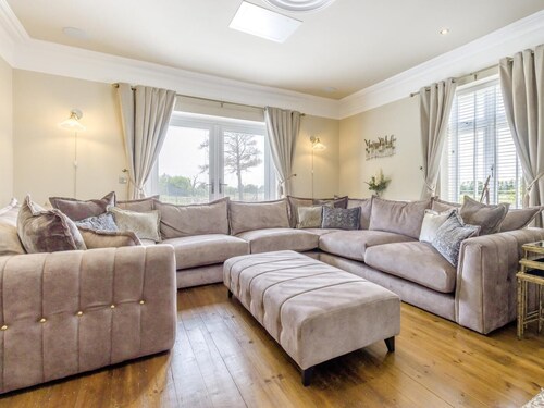 7 Bed in Whitchurch (oc-95835)