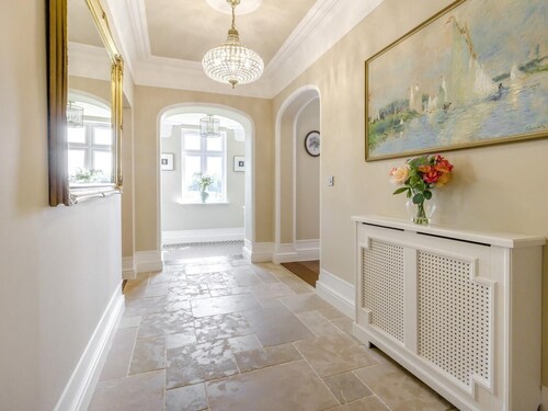 7 Bed in Whitchurch (oc-95835)