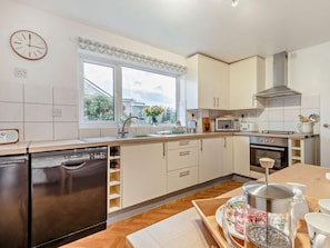 Dishwasher, highchair, cookware/dishes/utensils - 3 Bed in Keswick (oc-95858) (Keswick)