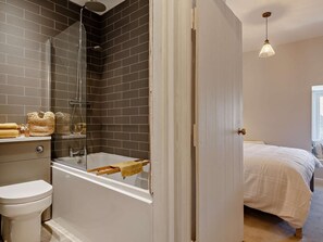 Bathroom - 2 Bed in Fowey (oc-91015) (Polruan)