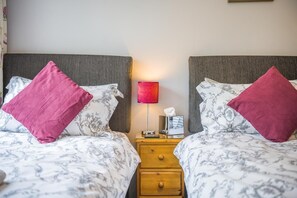Reisekinderbett, kostenloses WLAN, Bettwäsche