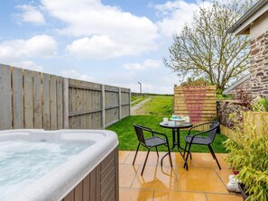 Outdoor spa tub - 1 Bed in Umberleigh (oc-82998) (Atherington)