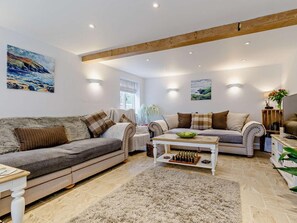 Living area - 3 Bed in Whitchurch (oc-73192) (Whitchurch)