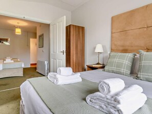 Room - 5 Bed in Bow Street (oc-95994) (Llandre)