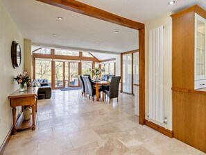 Interior - 4 Bed in Llanidloes (oc-95968) (Llanidloes Without)