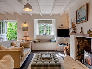 Fireplace - 2 Bed in Kingsbridge (oc-56702) (Hallsands)