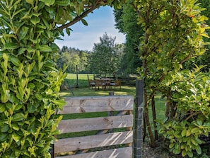 Outdoor dining - 3 Bed in Kirriemuir (oc-96115) (Logie)