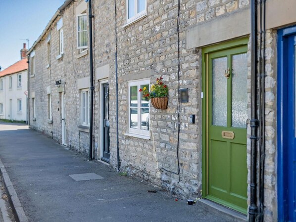 Exterior detail - 2 Bed in York (oc-96097) (Helmsley)