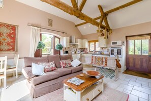 Living area - 1 Bed in Wellingham (oc-kt073) (Wellingham)