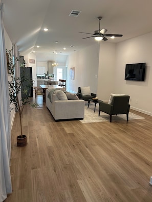 Smart TV - New construction, Cozy family retreat in New Caney with comfort and charm (New Caney)