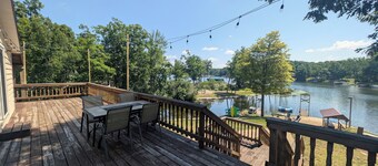 4BR West Branch Lake House, Private Beach, Kayaks & Fire Pit