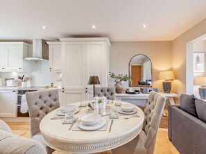 Dining - 2 Bed in Brampton (oc-91822) (Brampton)