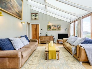 Living area - 3 Bed in Buxton (oc-96211) (Cressbrook)