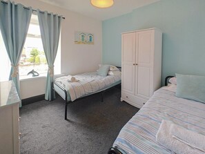 3 bedrooms, travel cot, free WiFi, bed sheets - 3 Bed in Morpeth (oc-96236) (Amble)