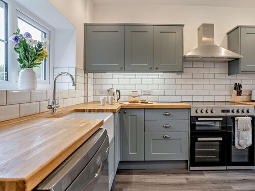 3 Bed in Brecon (oc-96240)