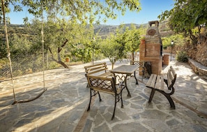 Outdoor dining - Gorgeous home in Laroya with house a panoramic view (Laroya)