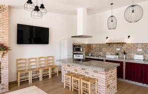 Coffee/tea maker, fridge, microwave, oven - Gorgeous home in Laroya with house a panoramic view (Laroya)