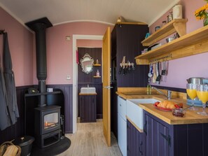 Kochgeschirr/Geschirr/Besteck
