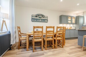 Dining - 4 Bed in Whitby (oc-96392) (Whitby)