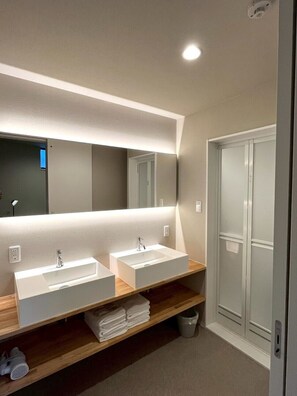 Maisonette, 2 Schlafzimmer | Badezimmer | Dusche, kostenlose Toilettenartikel, Haartrockner, Hausschuhe