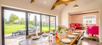 7 Bed in Welshpool (oc-96412)