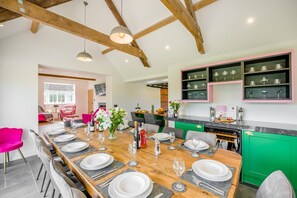 Dining - 7 Bed in Welshpool (oc-96412) (Berriew)