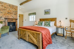 Travel crib, WiFi (free), bed sheets - 7 Bed in Welshpool (oc-96412) (Berriew)