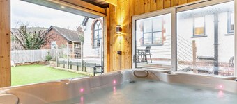 6 Bed in Prestatyn (oc-96435)