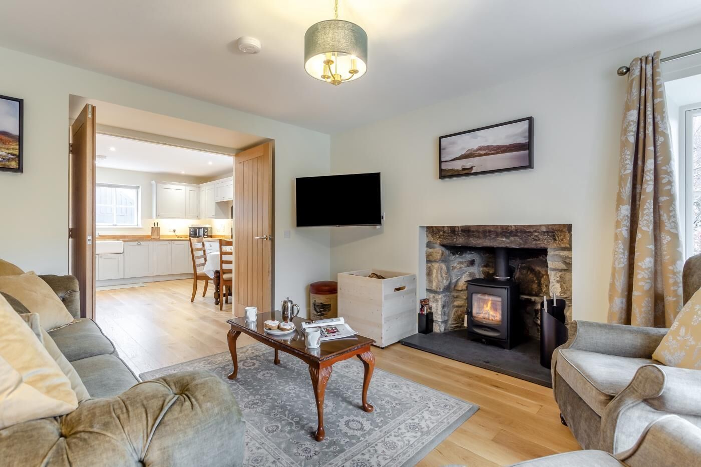 TV, caminetto