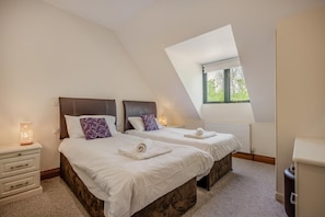 4 Schlafzimmer, Reisekinderbett, kostenloses WLAN, Bettwäsche