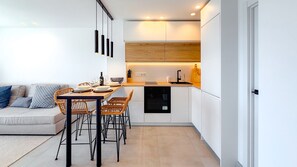 Fridge, microwave, oven, toaster - 5E Mar II: Ocean Views (Calp)