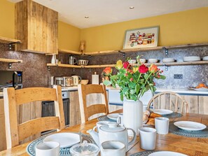 Dining - 3 Bed in Bakewell (oc-96490) (Ashford in the Water)