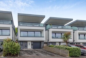 Exterior - 5 Bed in Bideford (oc-96550) (Westward Ho!)