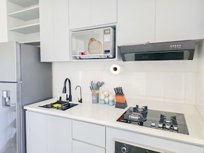Fridge, microwave, oven, stovetop - The Nautique - Loft front beach (Arraiján)