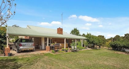 Tranquility of Shenandoah Farmstead in Macedon Ranges