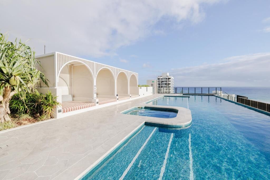 Outdoor pool, open 6:00 AM to 10:00 AM, free cabanas, sun loungers
