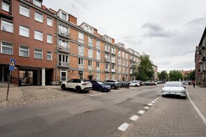 Exterior - 100 Steps to Old Town Beza Apartment (Gdańsk)