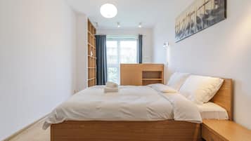 1 slaapkamer, een strijkplank/strijkijzer, wifi, beddengoed