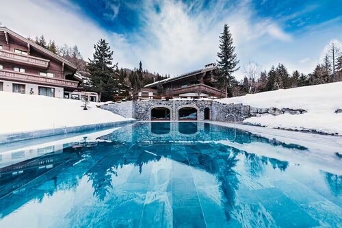 Spacious 9-bedroom chalet in beautiful Lens