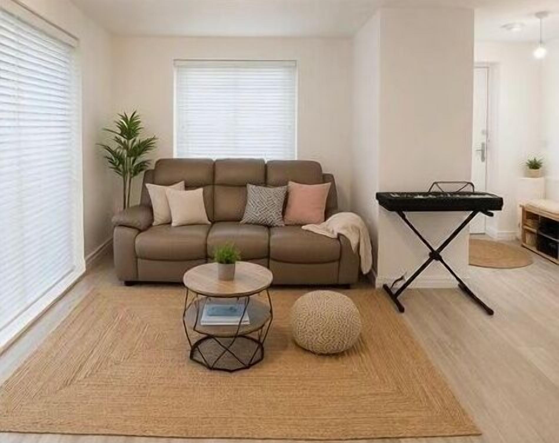 House Sleeps 6 With Garden And Parking - Nottinghamshire