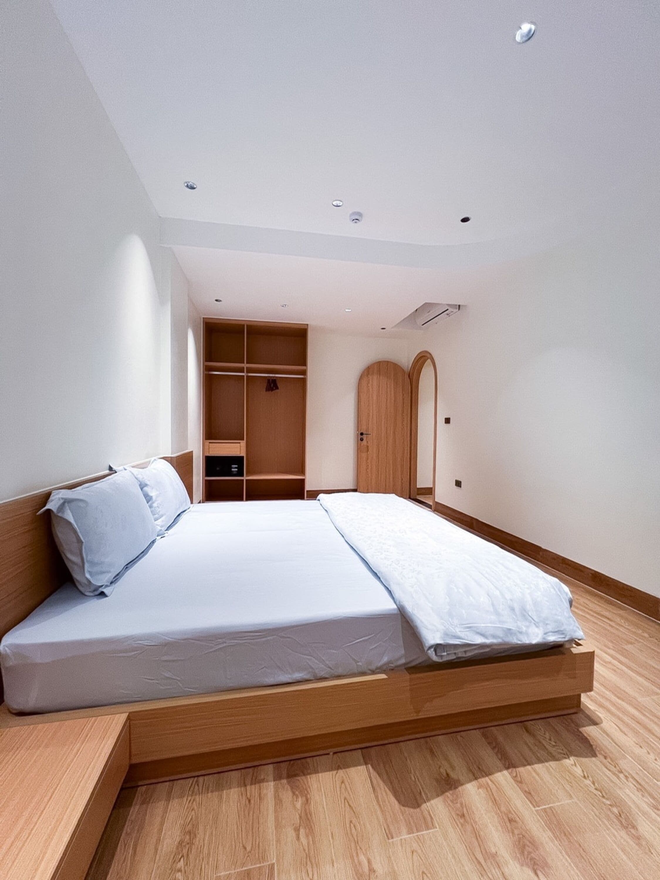In-room safe, desk, iron/ironing board, free WiFi
