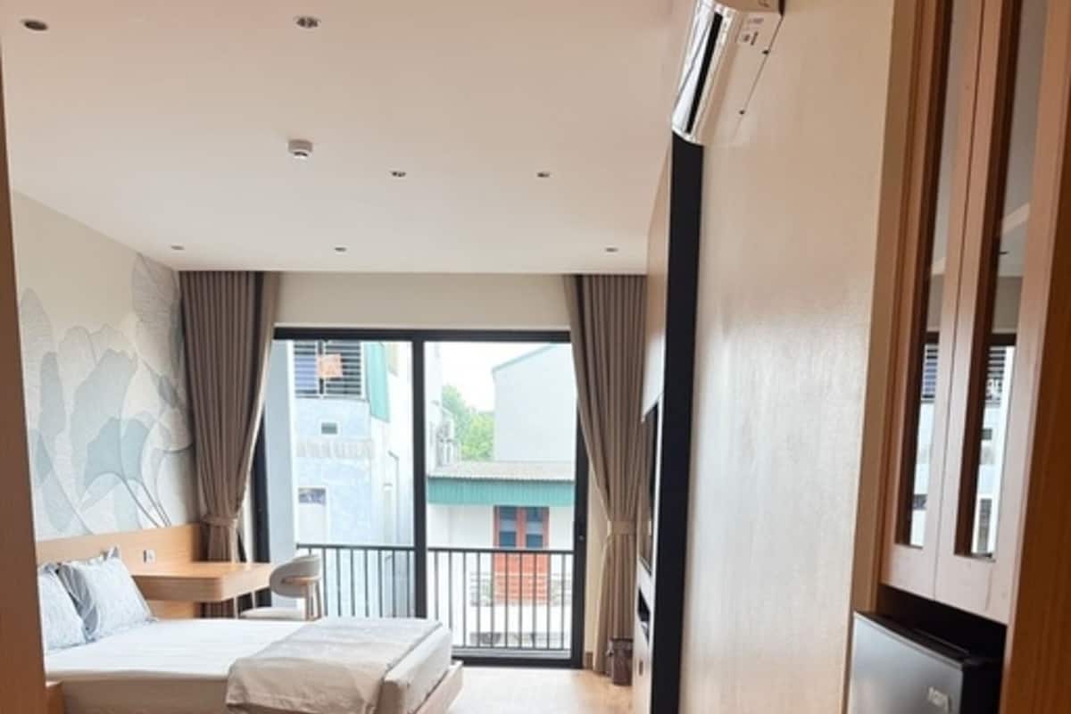 In-room safe, desk, iron/ironing board, free WiFi