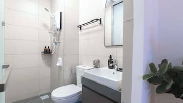 Studio | Kamar mandi | Sandal